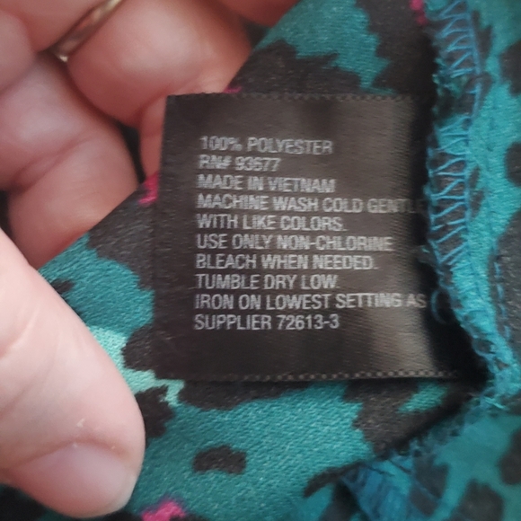 🌟 3 for $15 Deal! 🌟Worthington pink black, teal, & green zipper top M - Picture 7 of 7
